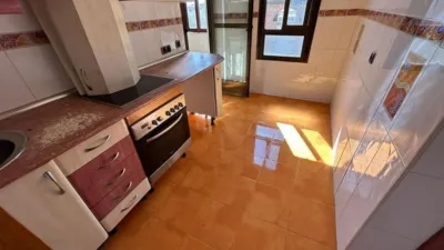 Apartamento de 3 dormitorios en Fuenlabrada, Spain No. 178789