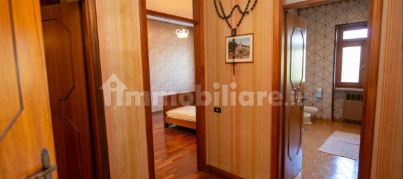 Villa de 6 dormitorios en Sona, Italy No. 115670 24