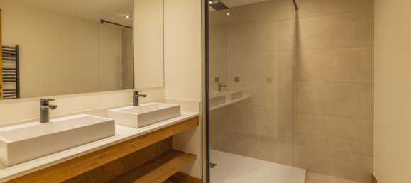 4 Schlafzimmer Gewerbliche Immobilie in Les Belleville, France, Nr. 1155 10