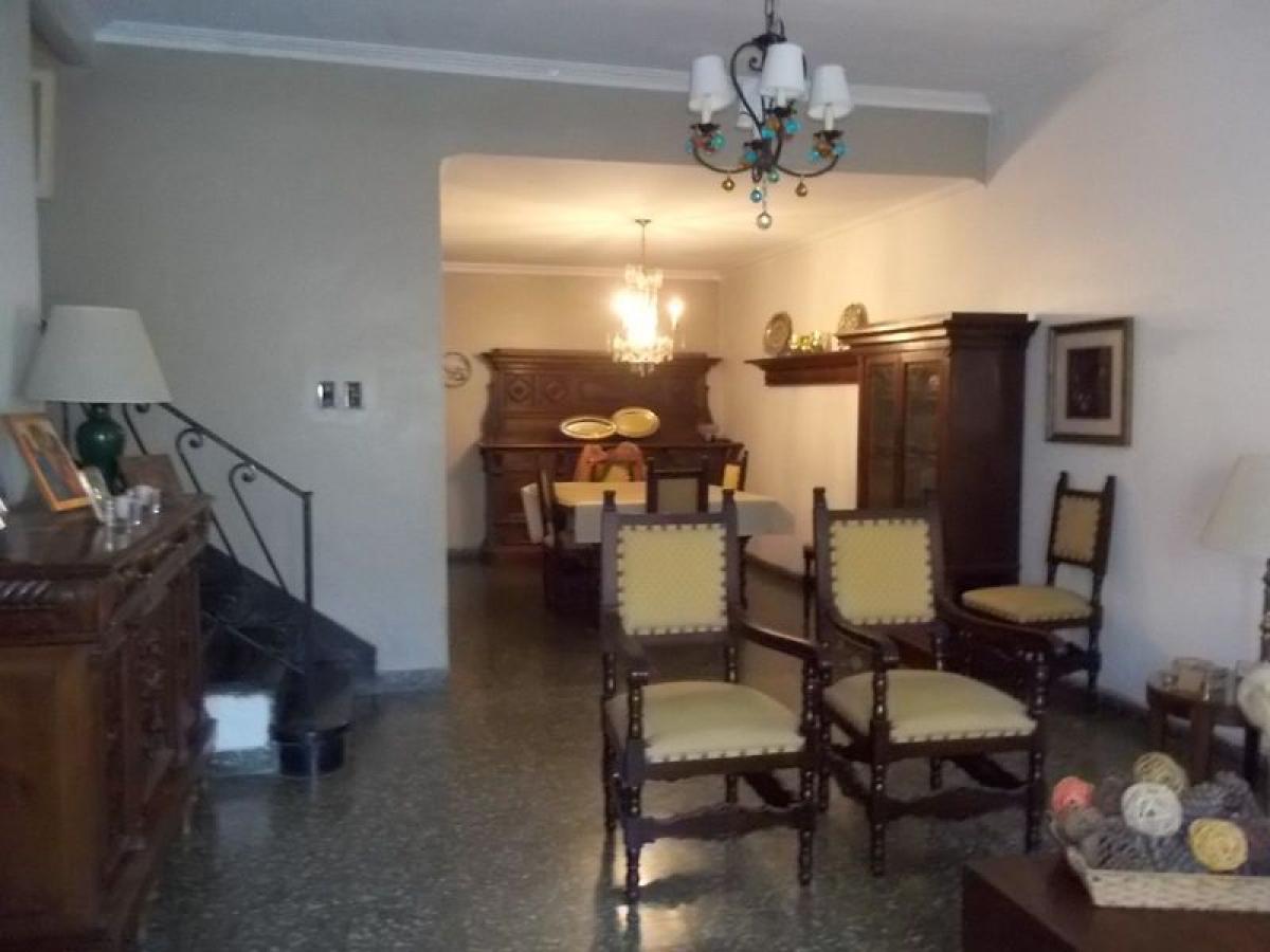 3 bedrooms House in Moron, Argentina No. 53788