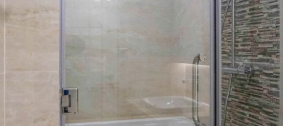 2 rooms Office in District 1, Vietnam No. 18043 12