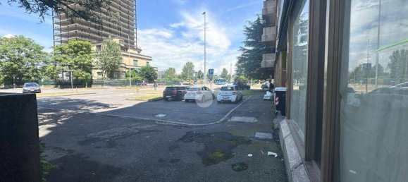 1 room Commercial property in Desio, Italy No. 108907 9