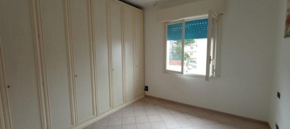 5 rooms Apartment in Imperia, Italy No. 230285 4