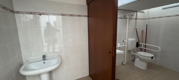 98m² Commercial property in Terni, Italy No. 173952 5