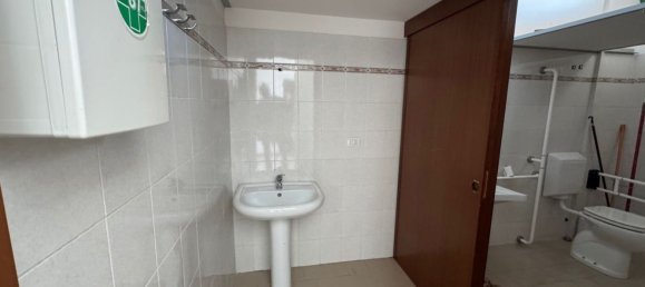 98m² Commercial property in Terni, Italy No. 173952 4