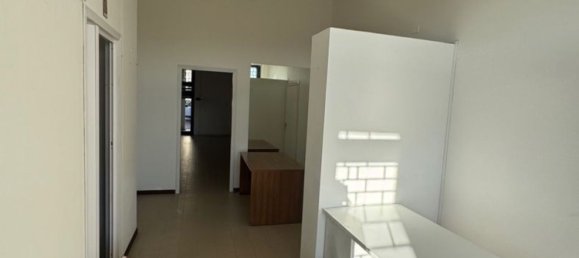 98m² Commercial property in Terni, Italy No. 173952 2