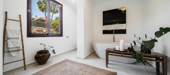 5 bedrooms Villa in Marbella, Spain No. 82174 16