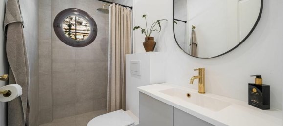 5 bedrooms Villa in Marbella, Spain No. 82174 3