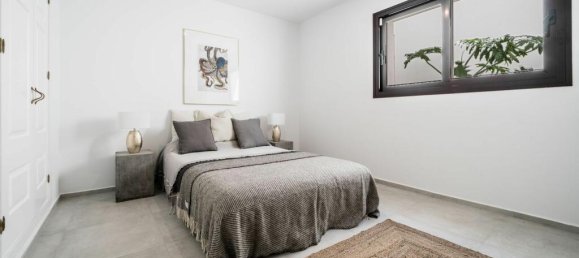 5 bedrooms Villa in Marbella, Spain No. 82174 9