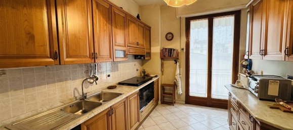 3 bedrooms Building in Florence, Italy No. 358169 3