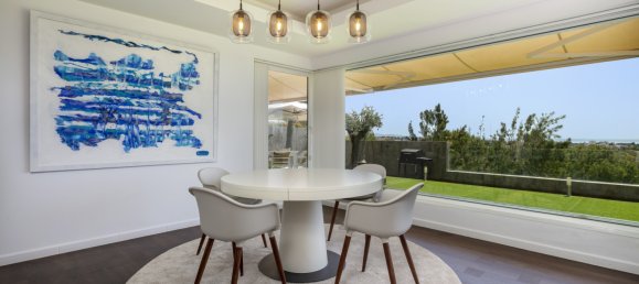 4 bedrooms Villa in Malaga, Spain No. 42433 4