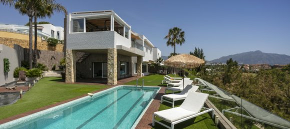 4 bedrooms Villa in Malaga, Spain No. 42433 20