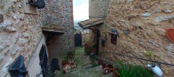 3 rooms Castles in Campello sul Clitunno, Italy No. 149636 2