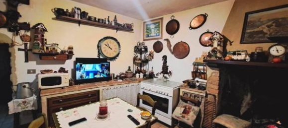 3 rooms Castles in Campello sul Clitunno, Italy No. 149636 6