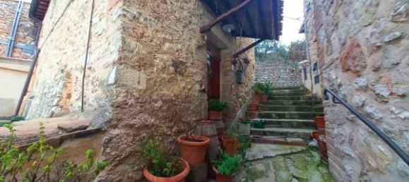3 rooms Castles in Campello sul Clitunno, Italy No. 149636 4