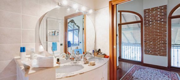 3 bedrooms House in Ottobiano, Italy No. 355697 47