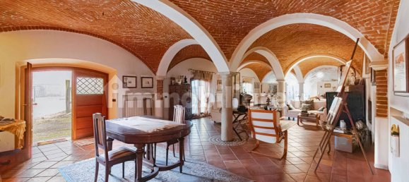 3 bedrooms House in Ottobiano, Italy No. 355697 9