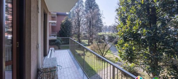 Квартира с 3 комнатами в Альбьяте, Италия № 33042 2