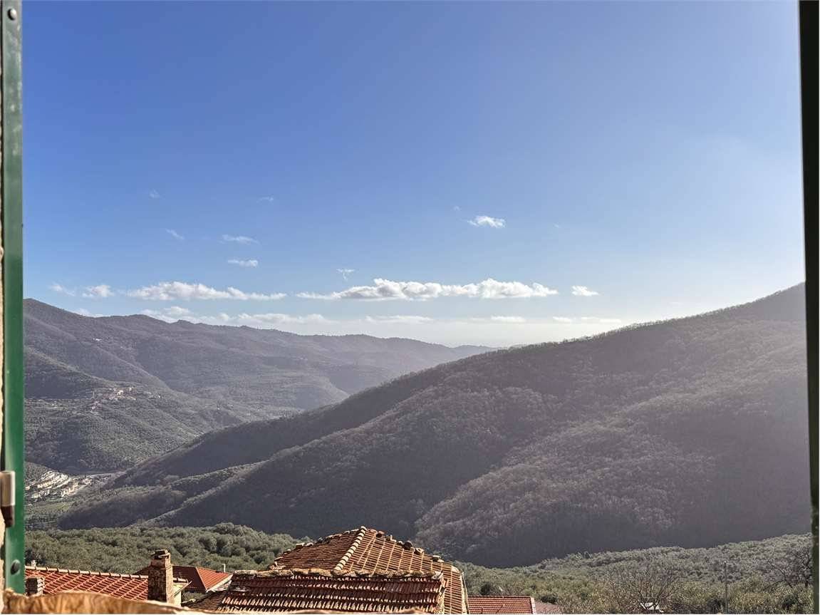 Apartamento T3 em Lucinasco, Italy N.º 280923