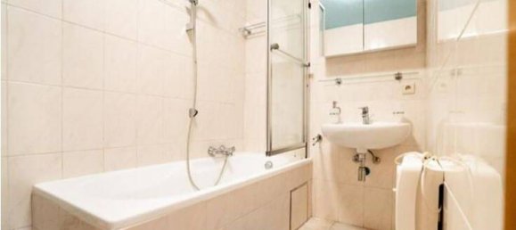 1 bedroom Apartment in Avignon, France No. 361040 4