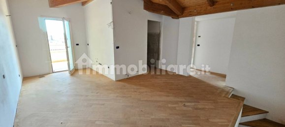 Квартира с 2 спальнями в Гроссето, Италия № 203708 19