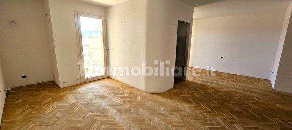 Квартира с 2 спальнями в Гроссето, Италия № 203708 12