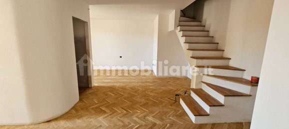 Квартира с 2 спальнями в Гроссето, Италия № 203708 10