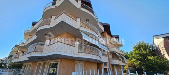 Квартира с 2 спальнями в Гроссето, Италия № 203708 6