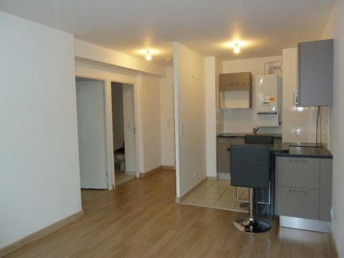 Studio in the Condo in Dreux, France No. 12208