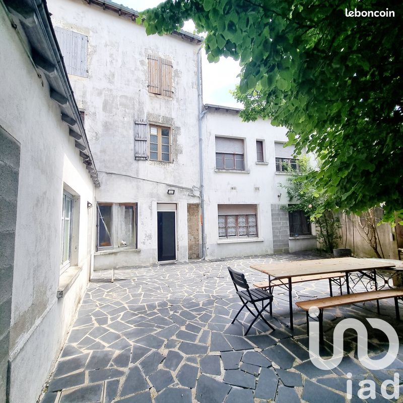 8 bedrooms Townhouse in Brioux-sur-Boutonne, France No. 111485