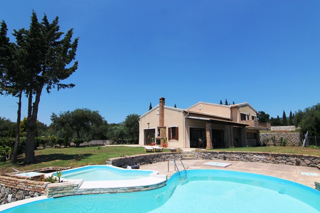 4 bedrooms Villa for sale in Corfu, Central Corfu and Diapontian Islands, Corfu, Ionian Islands, Peloponnese, Western Greece and the Ionian, Greece № 6554
