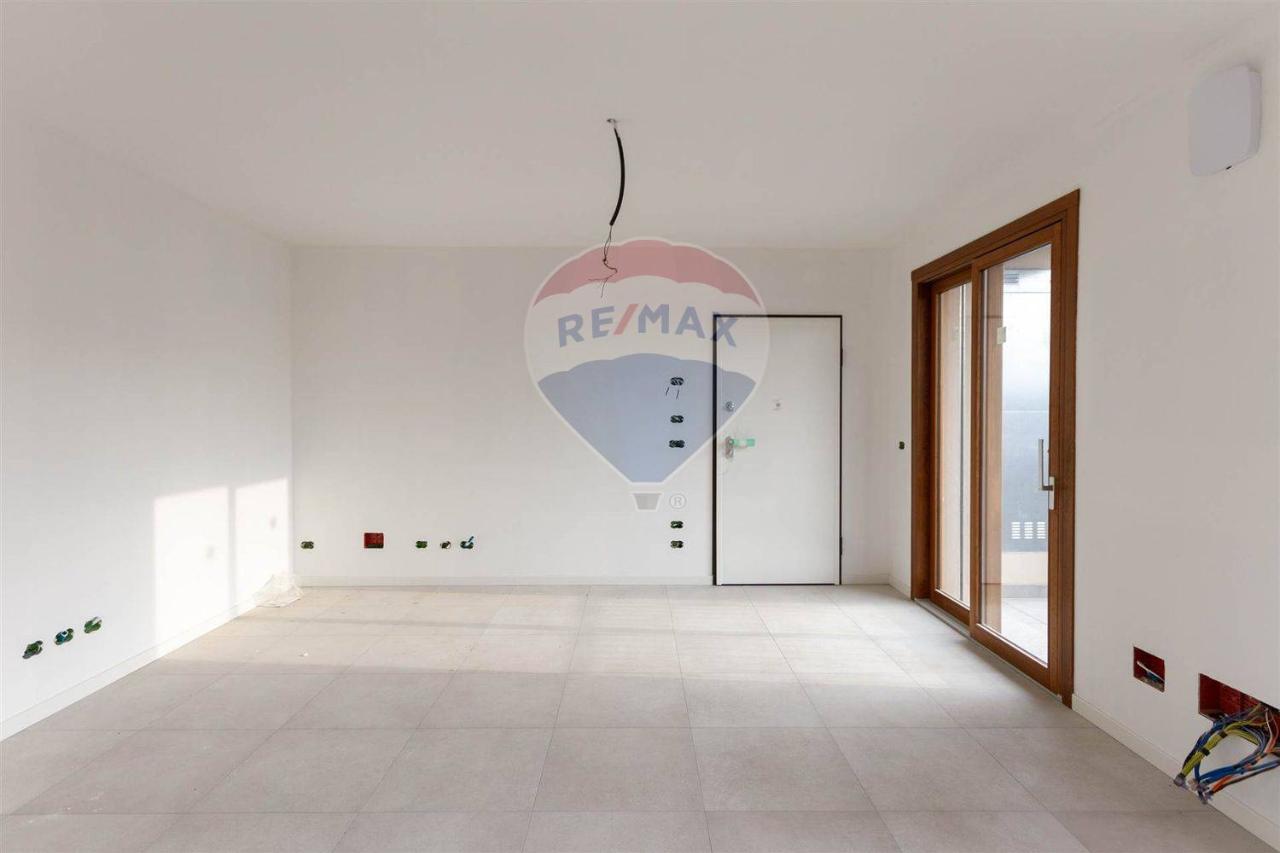 Квартира с 2 комнатами в Курно, Италия № 15555