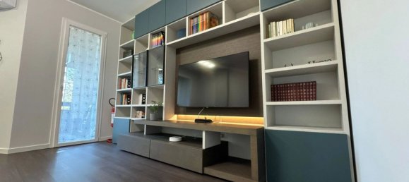 Квартира с 3 комнатами в Рим, Италия № 195382 13