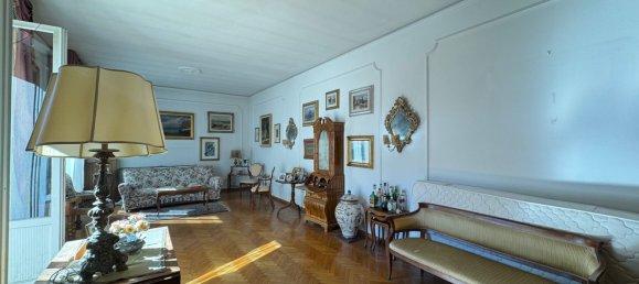 9 rooms Apartment in Florence, Italy No. 52074 3