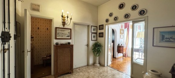 9 rooms Apartment in Florence, Italy No. 52074 10