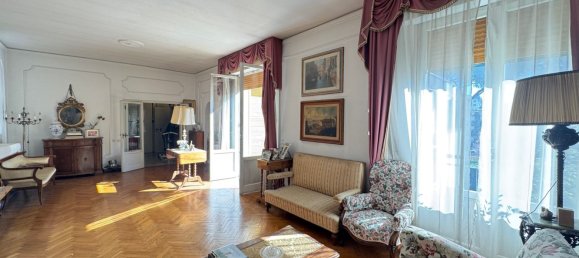 9 rooms Apartment in Florence, Italy No. 52074 7