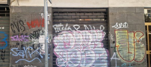 1 room Commercial property in Bari, Italy No. 358621 2