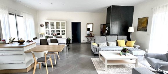 3 bedrooms House in Bergerac, France No. 287031 2