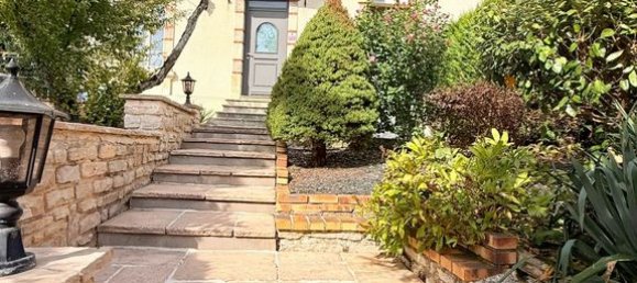 Casa de 4 dormitorios en Nogent, France No. 332068 2