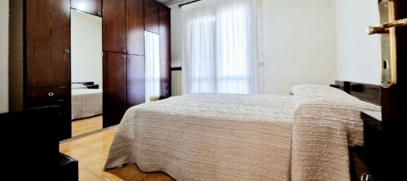 4 rooms House in Solesino, Italy No. 140386 2