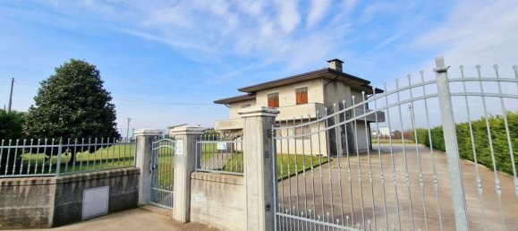 4 rooms House in Solesino, Italy No. 140386 14