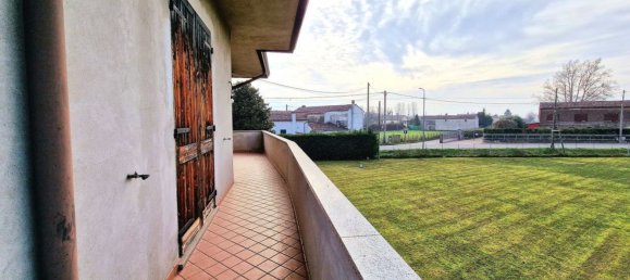 4 rooms House in Solesino, Italy No. 140386 5