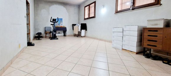 4 rooms House in Solesino, Italy No. 140386 9