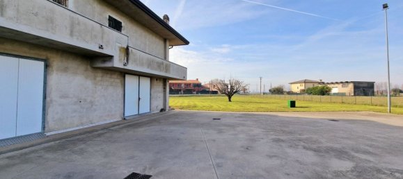 4 rooms House in Solesino, Italy No. 140386 7