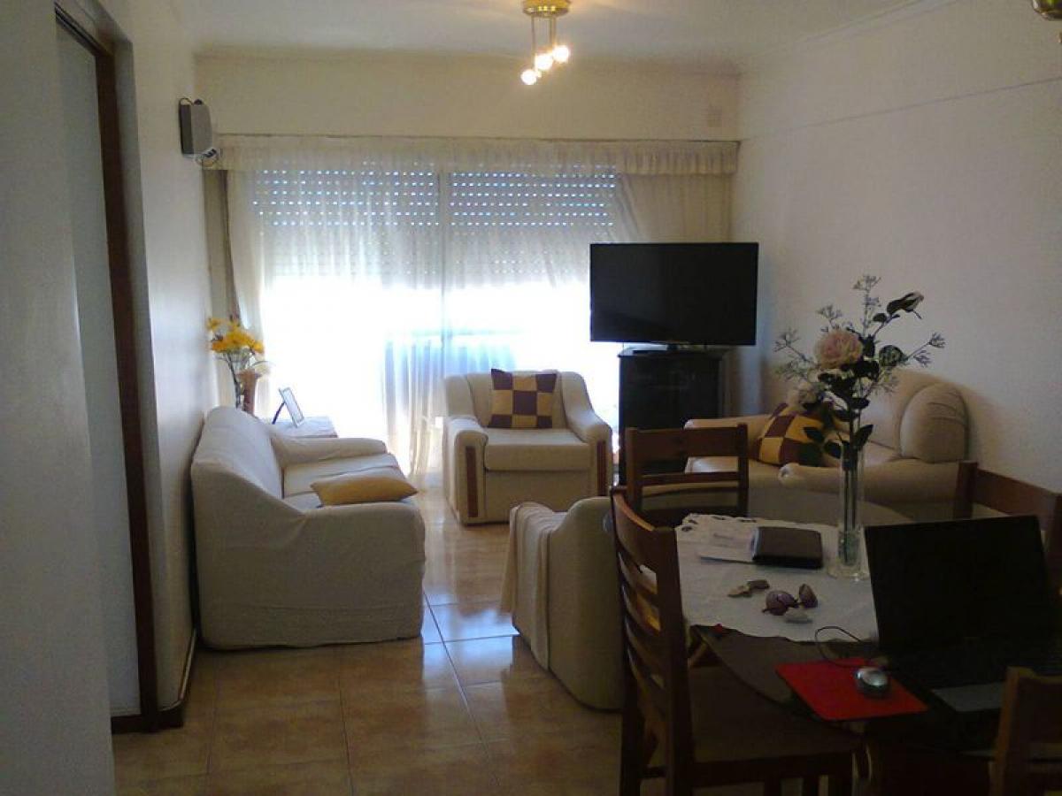 Apartamento de 2 dormitorios en Mar del Plata, Argentina No. 94742