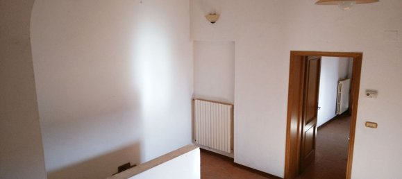 6-salle Appartement à Foiano della Chiana, Italy No. 284972 17