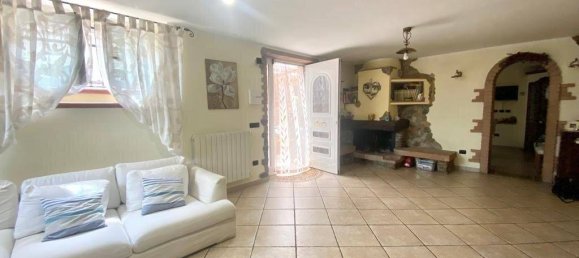 5 rooms House in Massa, Italy No. 215049 8