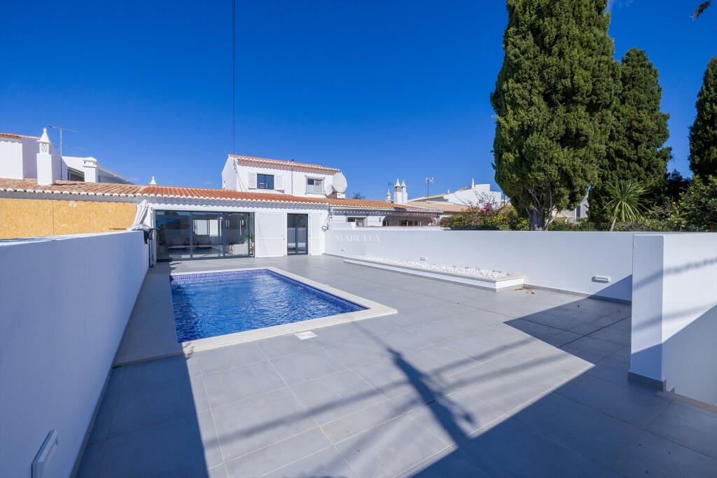 3 bedrooms Townhouse in Lagos, Portugal No. 115557