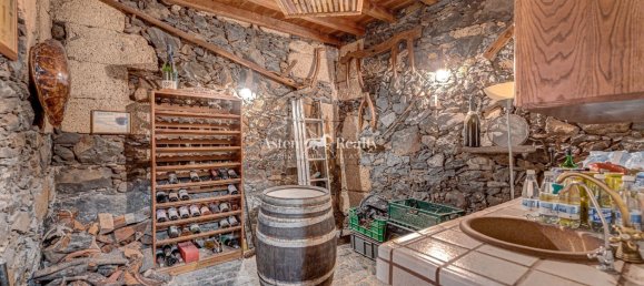 4 bedrooms House in Vilaflor, Spain No. 29770 13