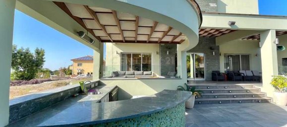 7 bedrooms House in Agios Athanasios, Cyprus No. 10844 6